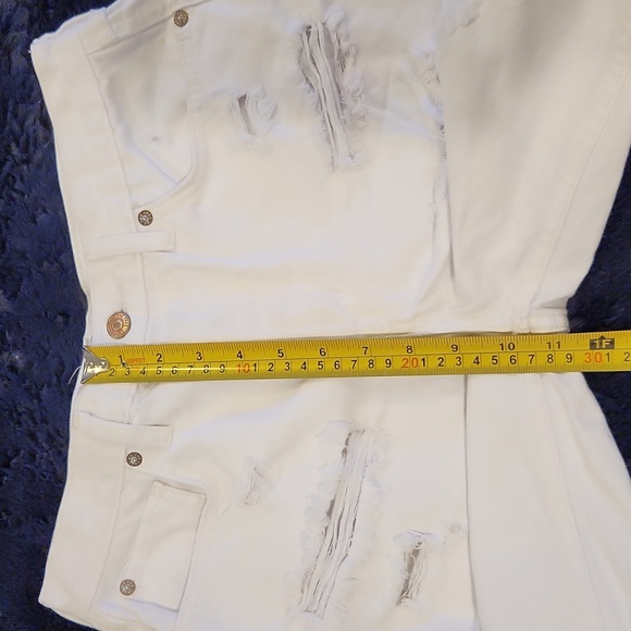 Distressed, white, button fly Free People betmuda jean shorts size 26! - Picture 11 of 12